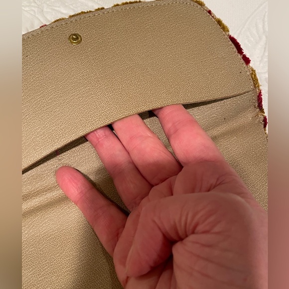 Floral Patterned Clutch - Picture 4 of 8